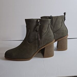Dr Scholl's  Rodeo  Ankle  Boot sz 11 Olive Green Pre-owned  like new